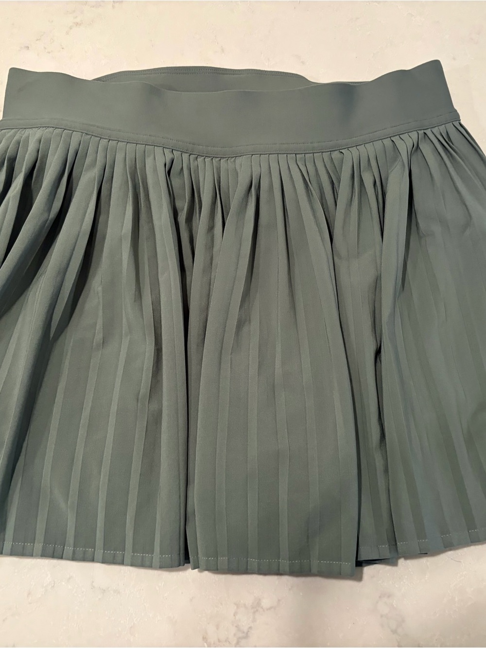 lululemon athletica Pleated Sage Green High Rise Tennis Skirt with Shorts size 6
